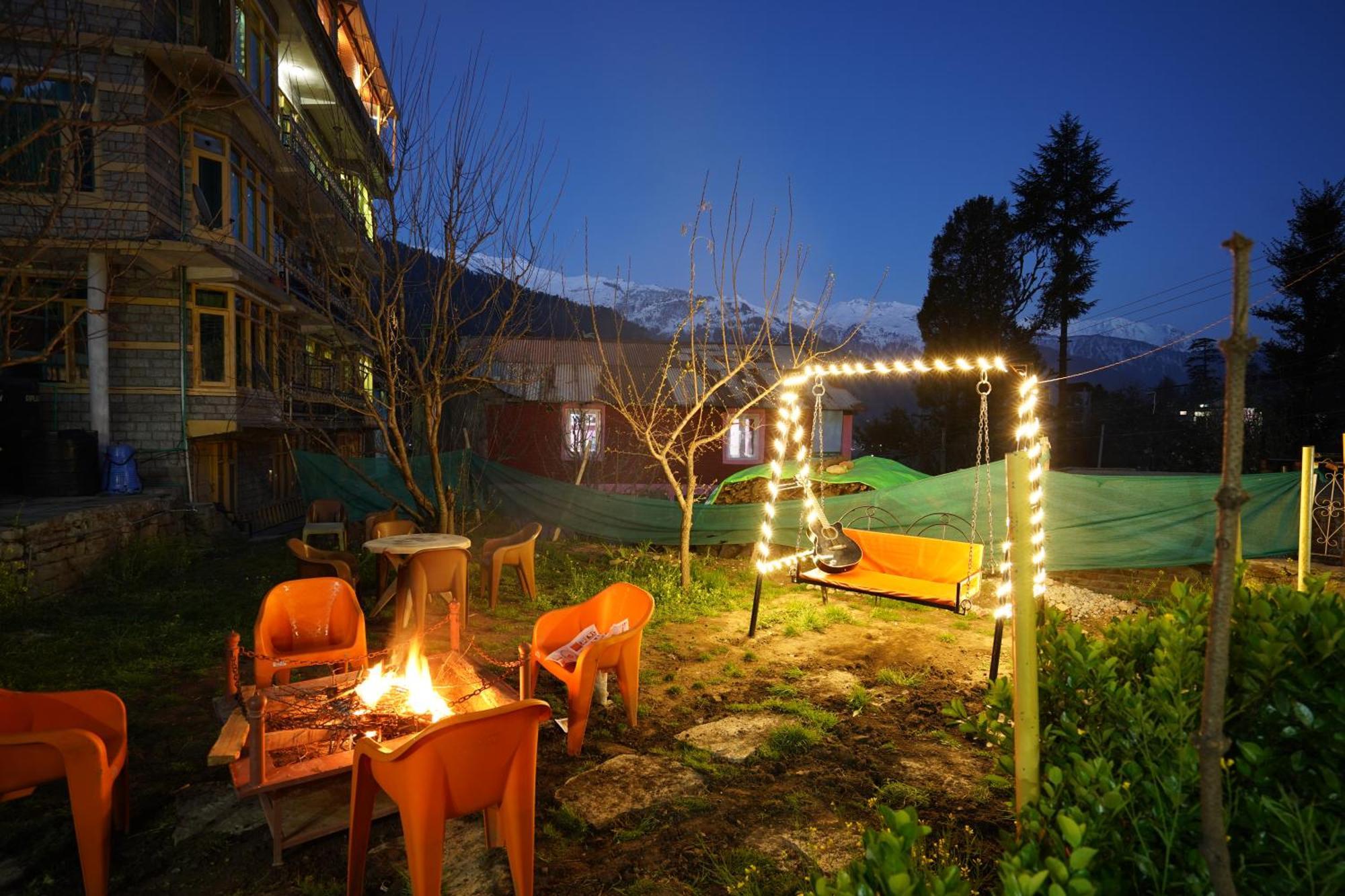 Woods Villa Cottages Manali - 1,2,3,4 Cottages & Villas Available In Manali With Scenic Mountain View Eksteriør bilde