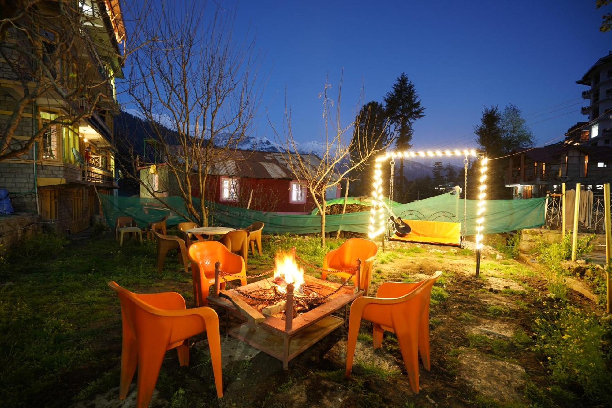 Woods Villa Cottages Manali - 1,2,3,4 Cottages & Villas Available In Manali With Scenic Mountain View Eksteriør bilde